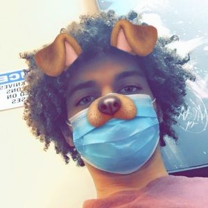 Meet your Posher, Emmanuel